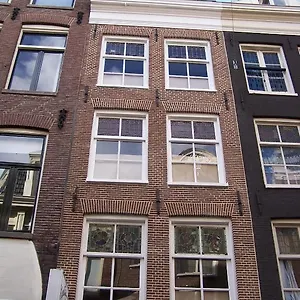 The 9 Streets Apartment